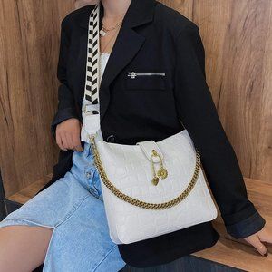 NEW SEEB Bucket Bag With A Inside Purse, White